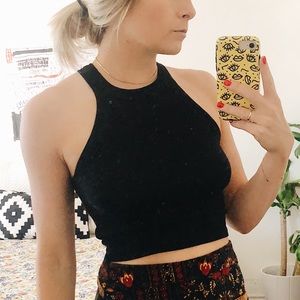 urban outfitters black crop top